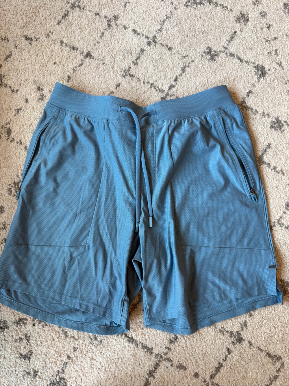 Lululemon Men’s License To Train 7” Short in blue - liner less